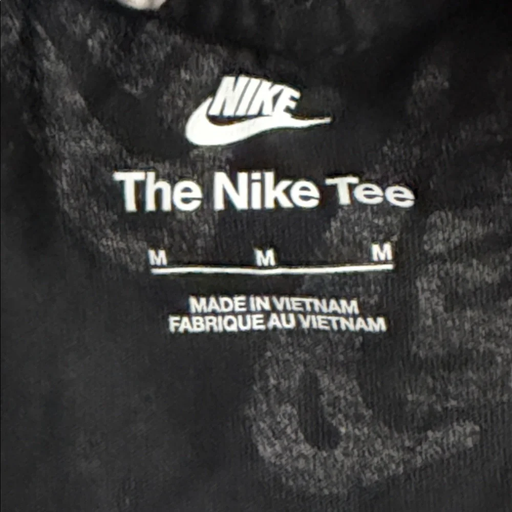 Nike Boy Graphic Long Sleeve Size M